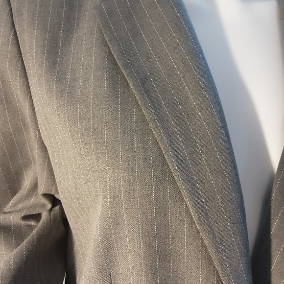 RETRO STYLE GRAY PINSTRIPE SUIT by LIZ CLAIBORNE - Picture 8 of 11